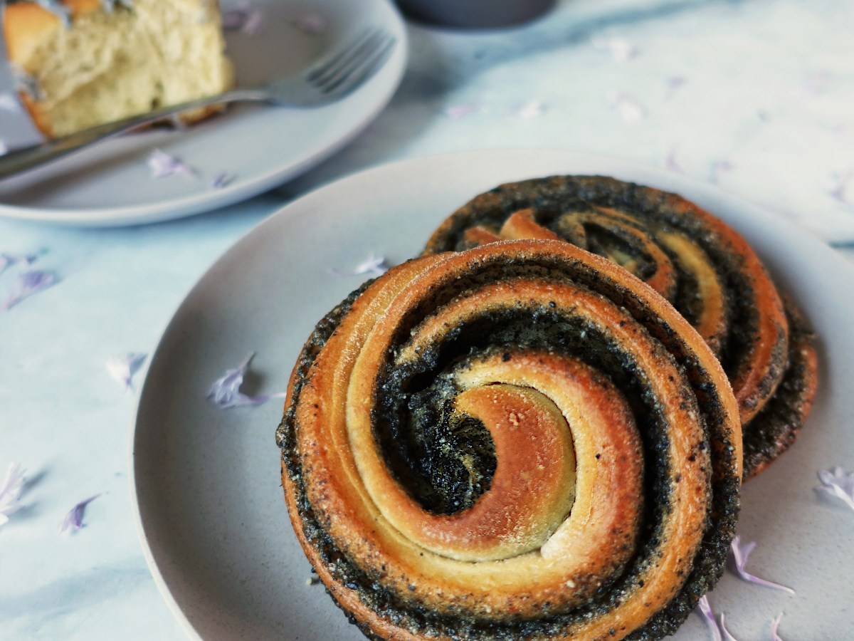 Black Sesame Buns